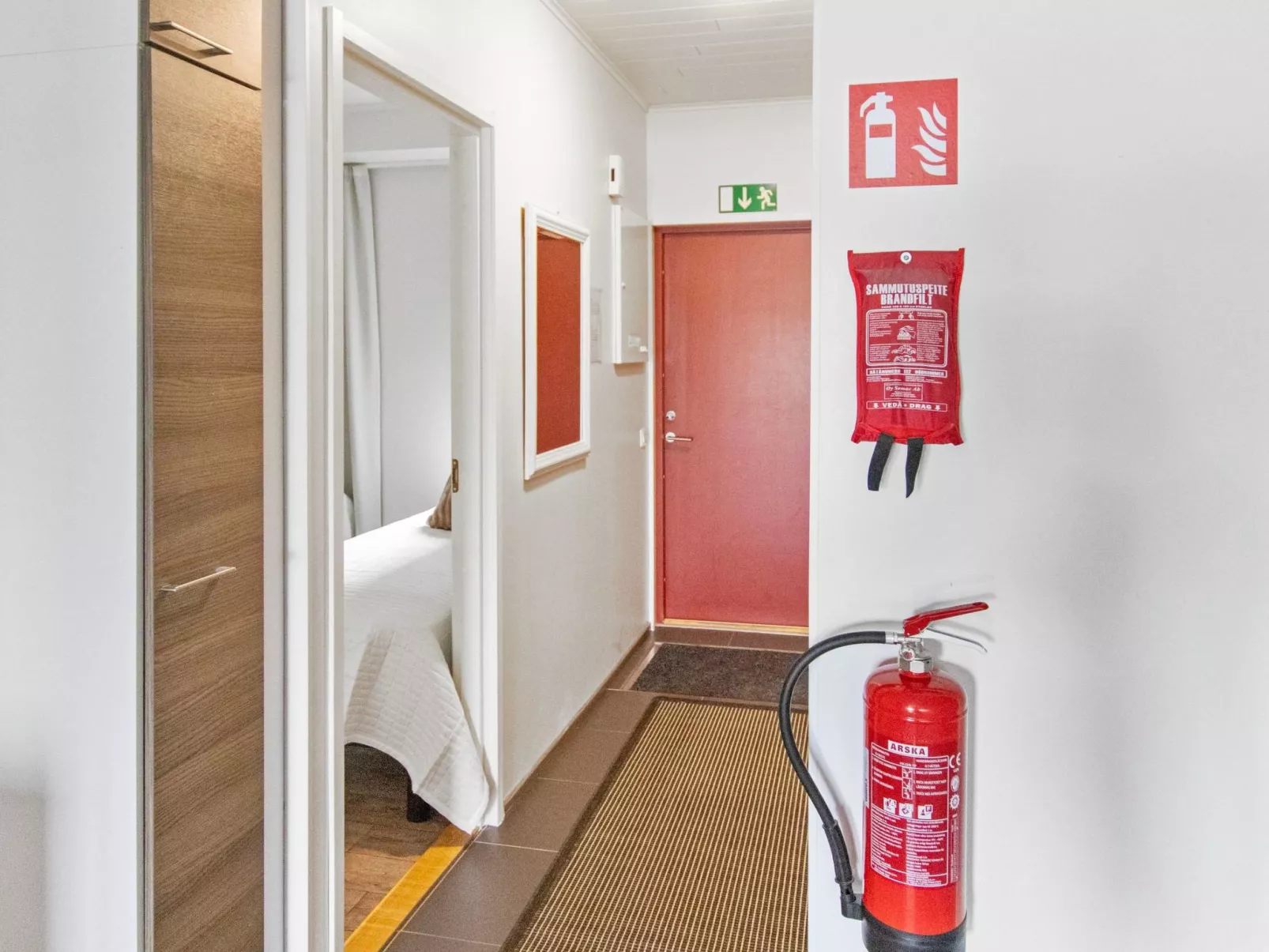 Skivillas 47 ukkohalla (a8)-Binnen