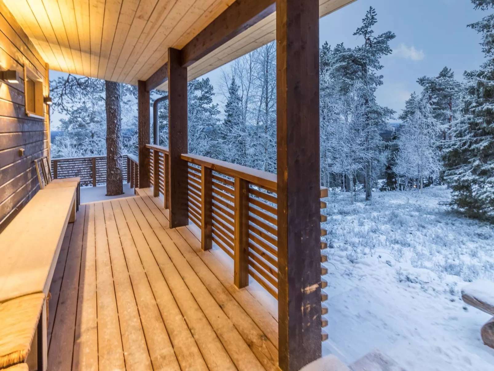 Kelokaltiokylän maja 22-Binnen