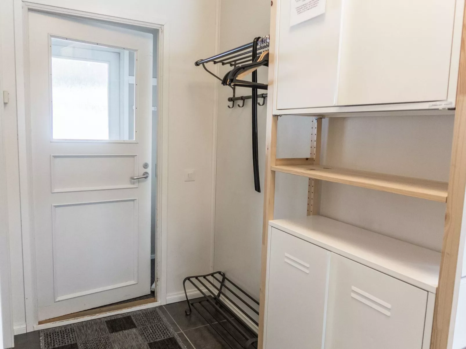 Lomakatti 7 b-Binnen