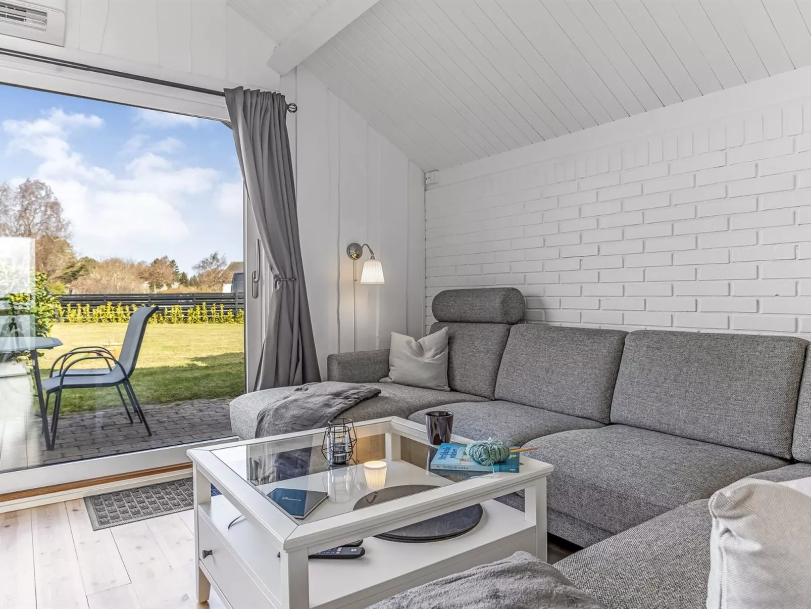 "Darina" - 150m from the sea-Binnen