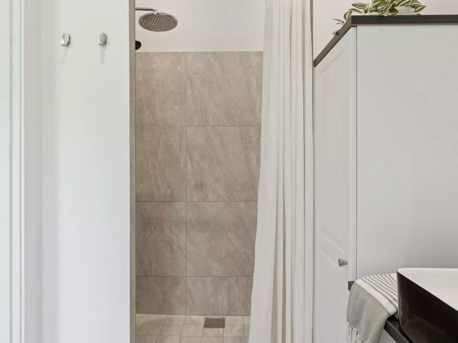 "Hotherus" -  from the sea-Binnen