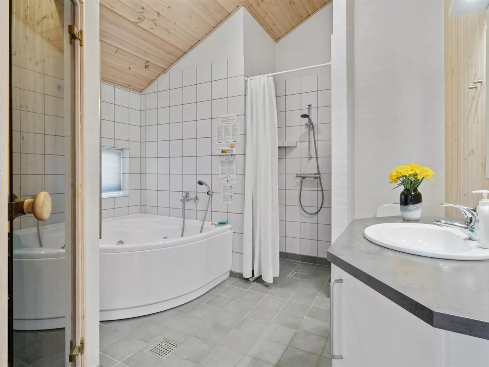 "Edna" - 500m from the sea-Binnen