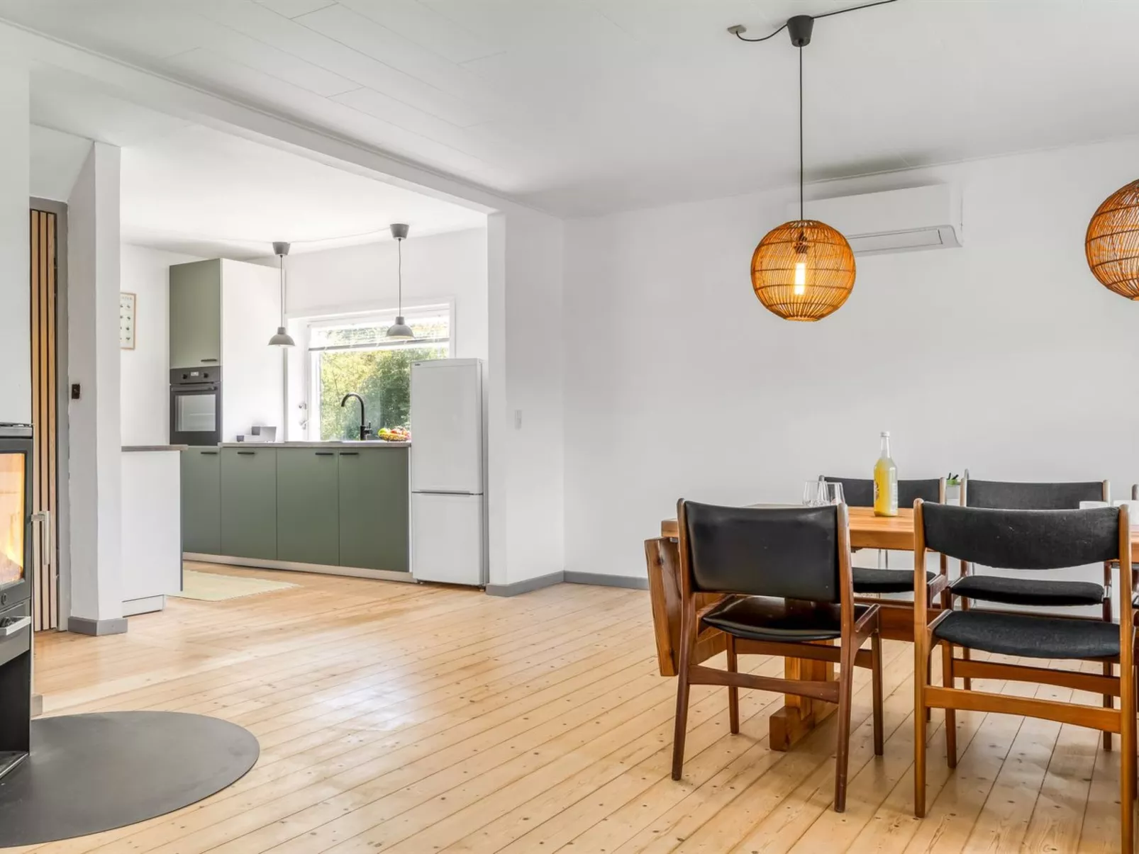 "Arben" - 900m from the sea-Binnen