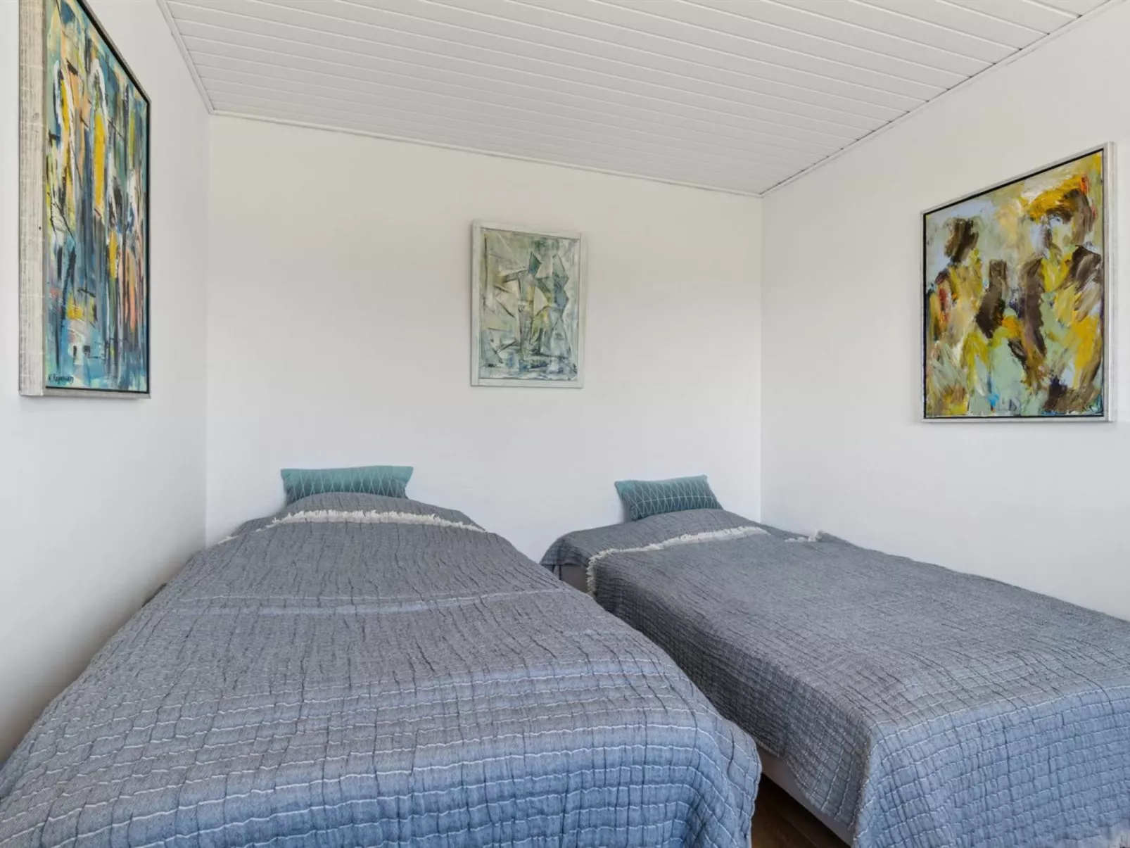 "Heddi" - 300m from the sea-Binnen