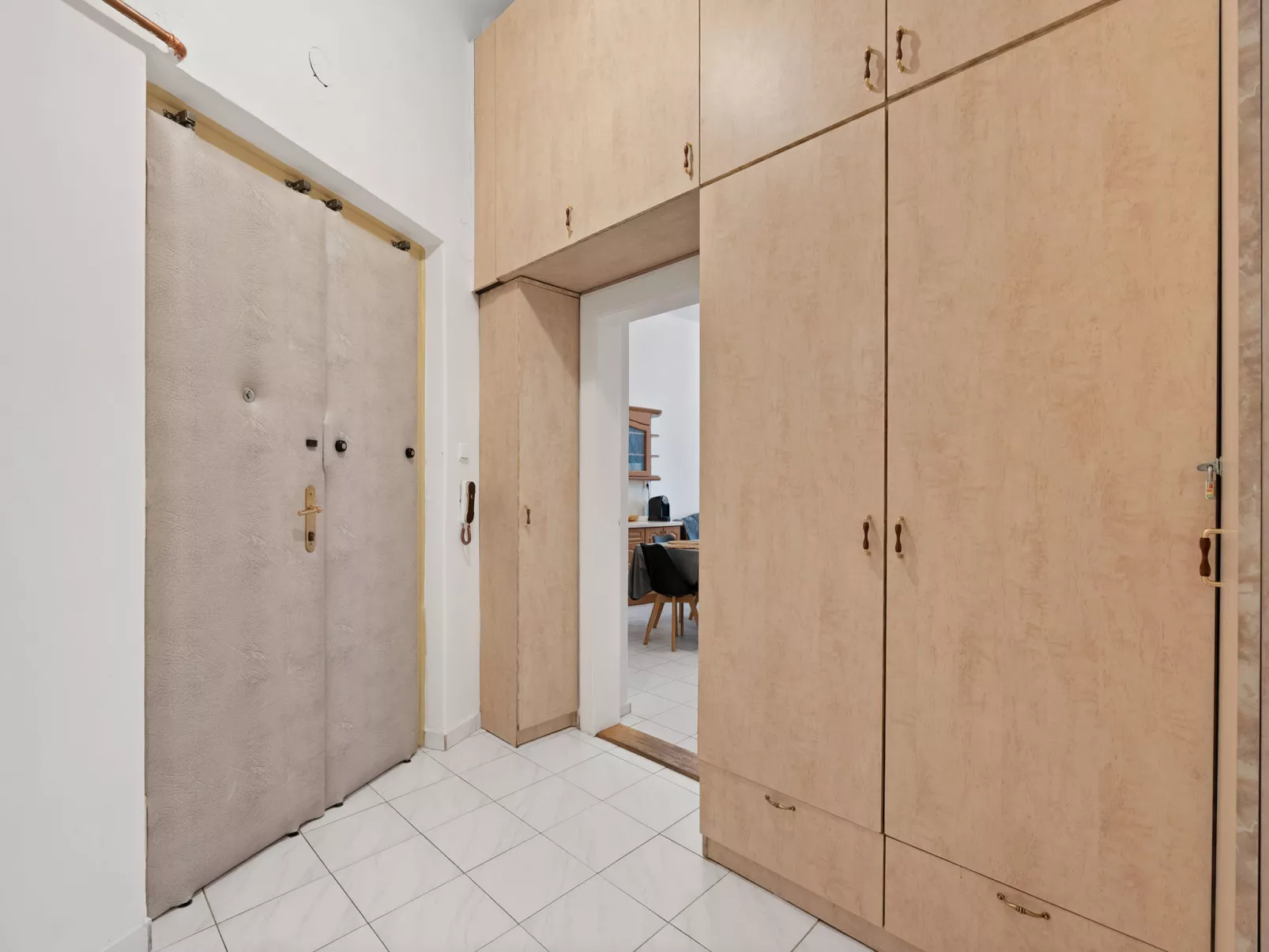 Old Town home-Binnen