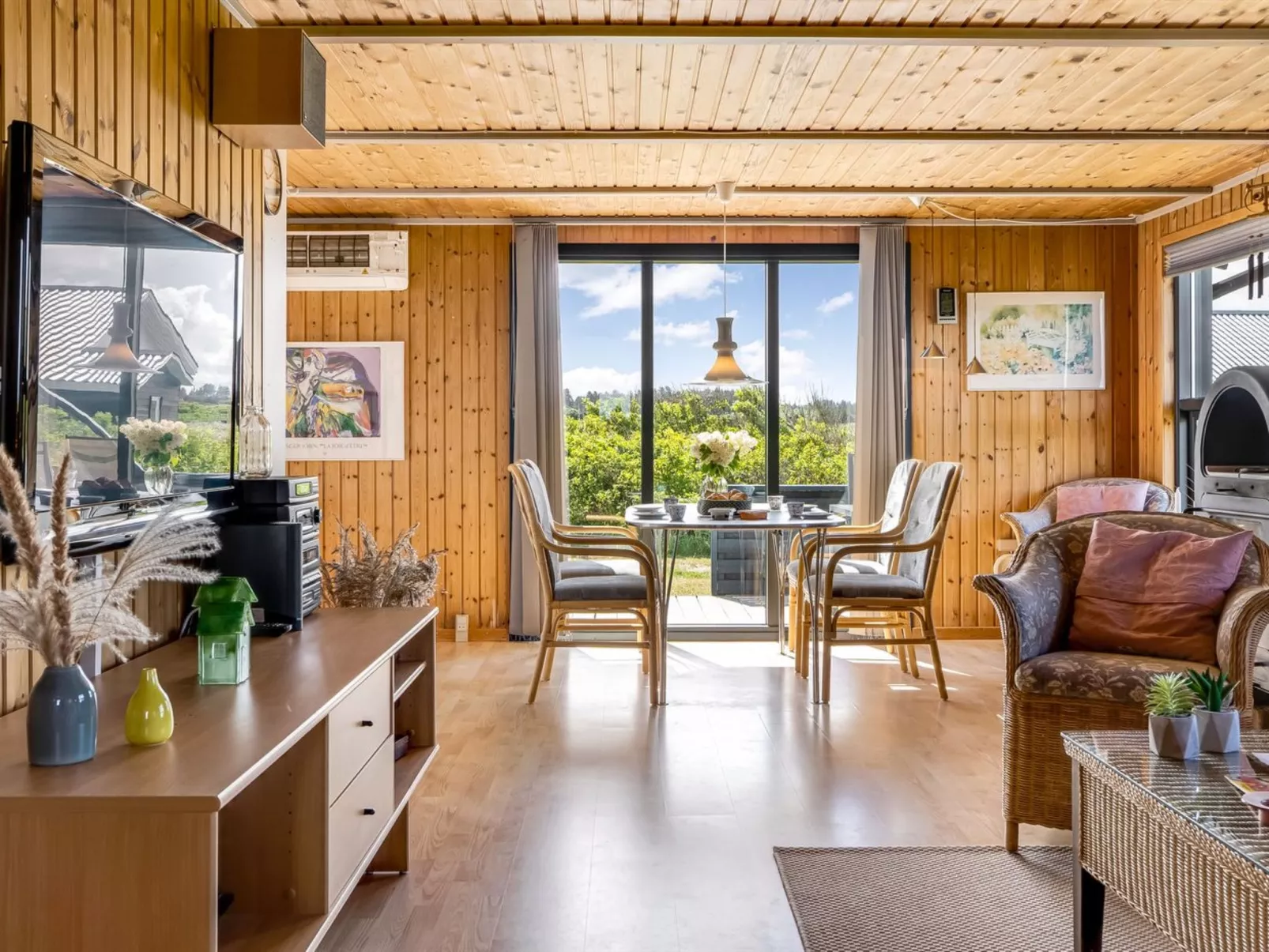 "Iiris" - 200m from the sea-Binnen