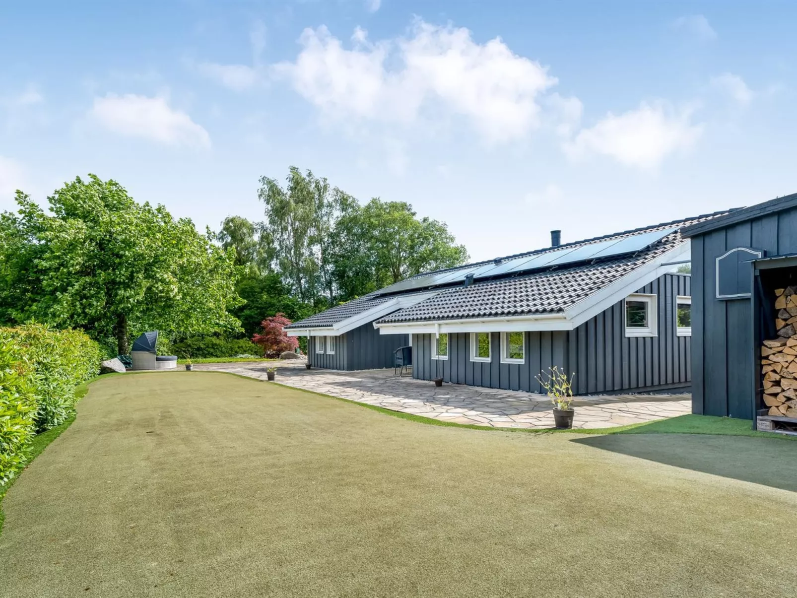 "Ellie" - 700m from the sea-Buiten