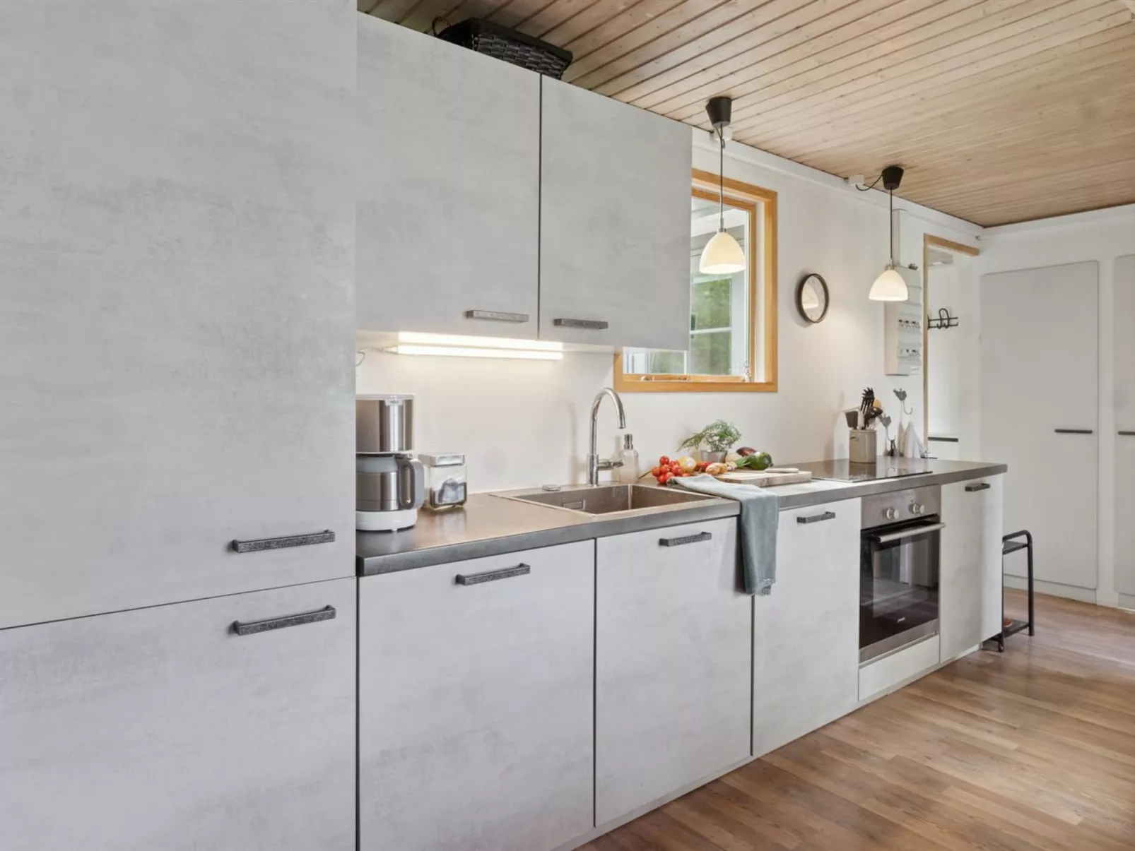 "Keke" - 2.5km from the sea-Binnen