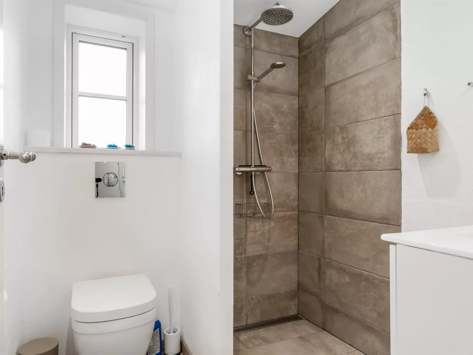 "Nanja" - 250m from the sea-Binnen