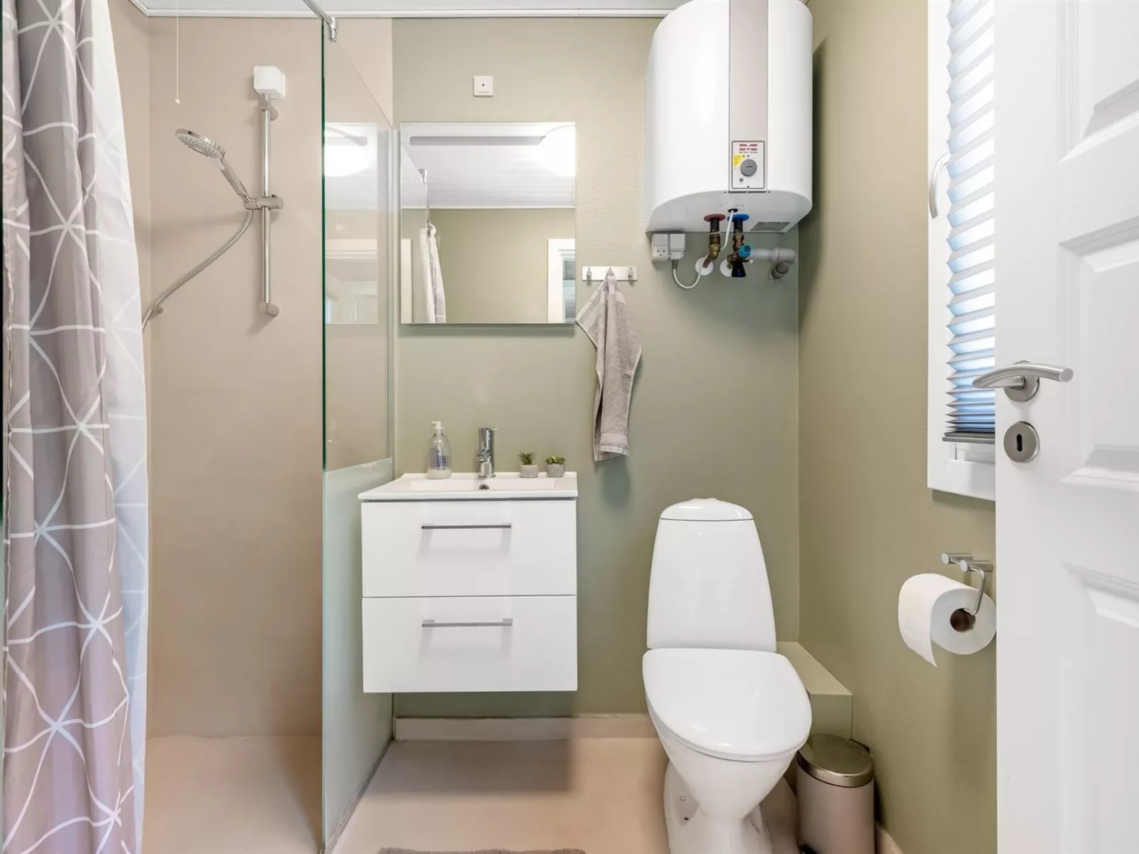 "Ellie" - 500m from the sea-Binnen