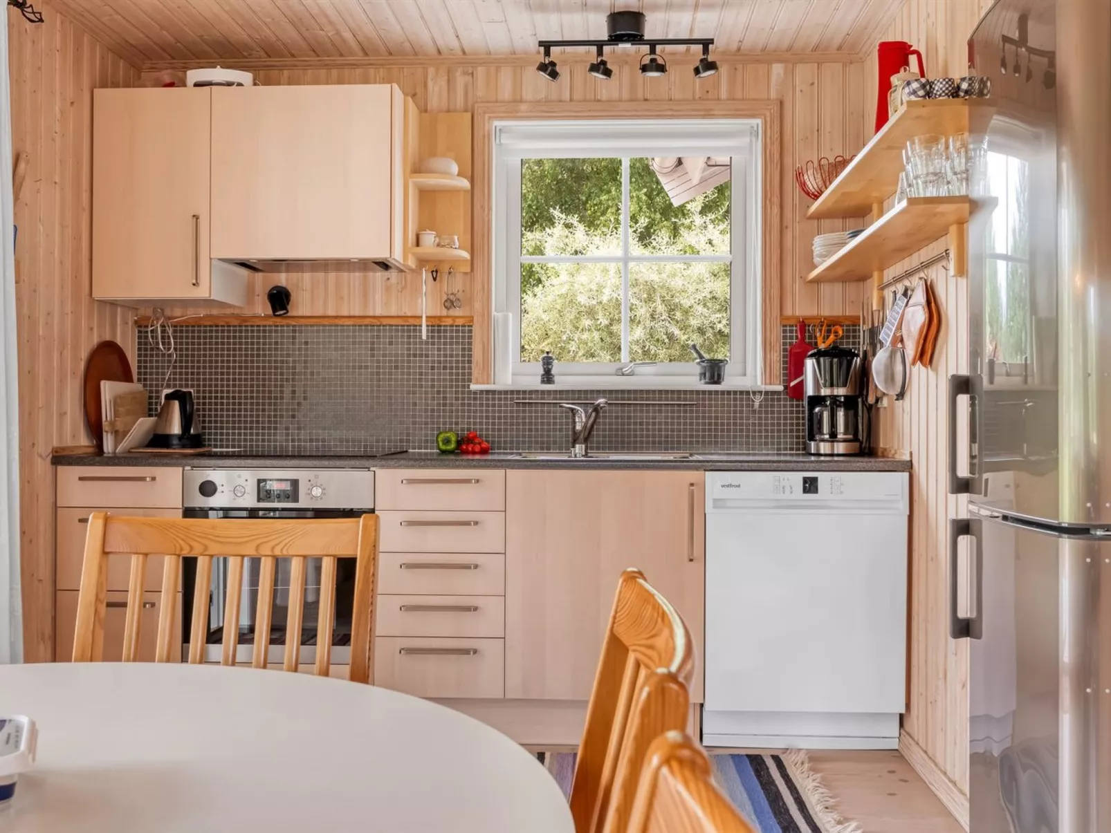 "Thine" - 800m from the sea-Binnen