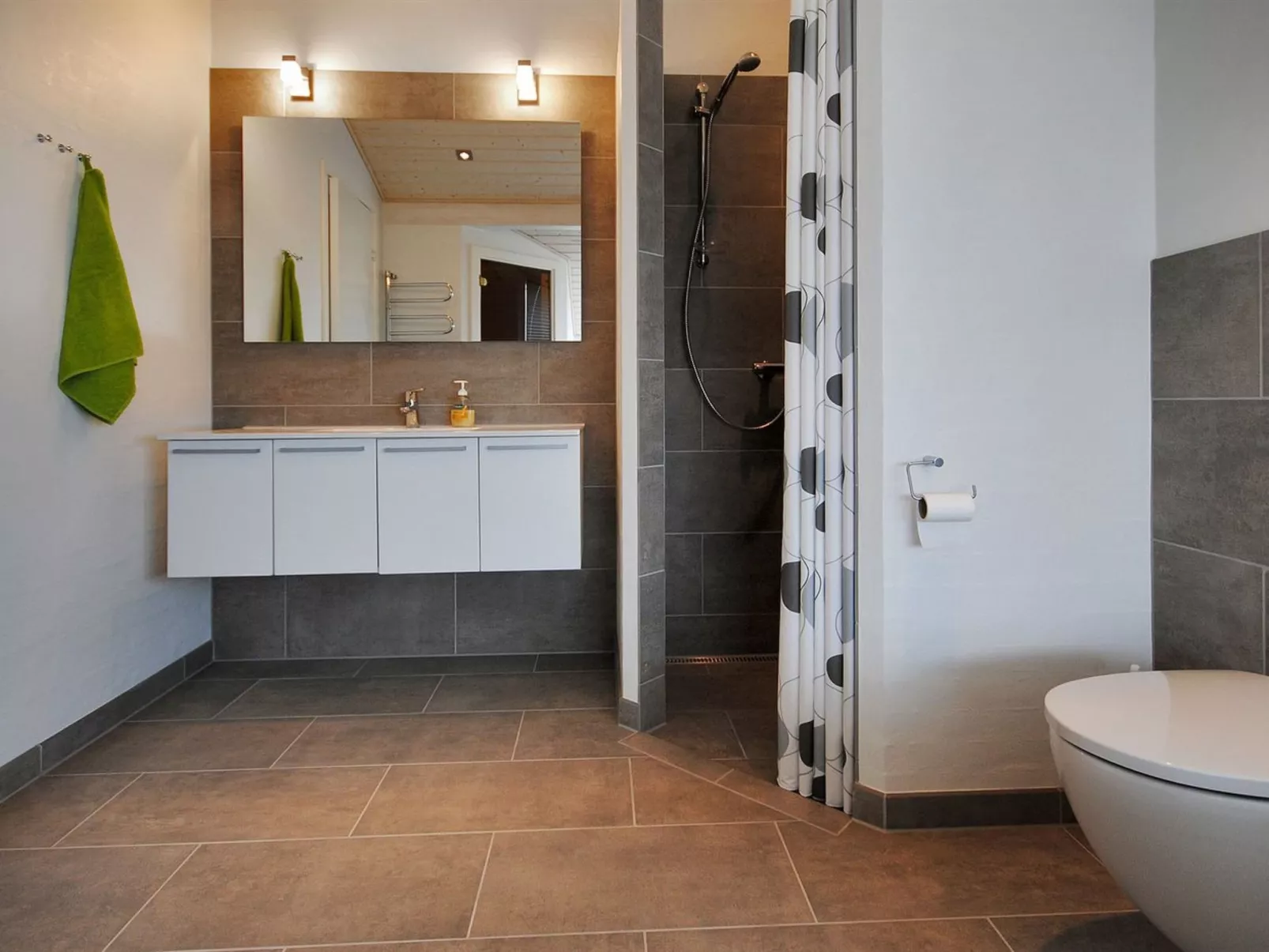 "Arisa" - 100m to the fjord-Binnen