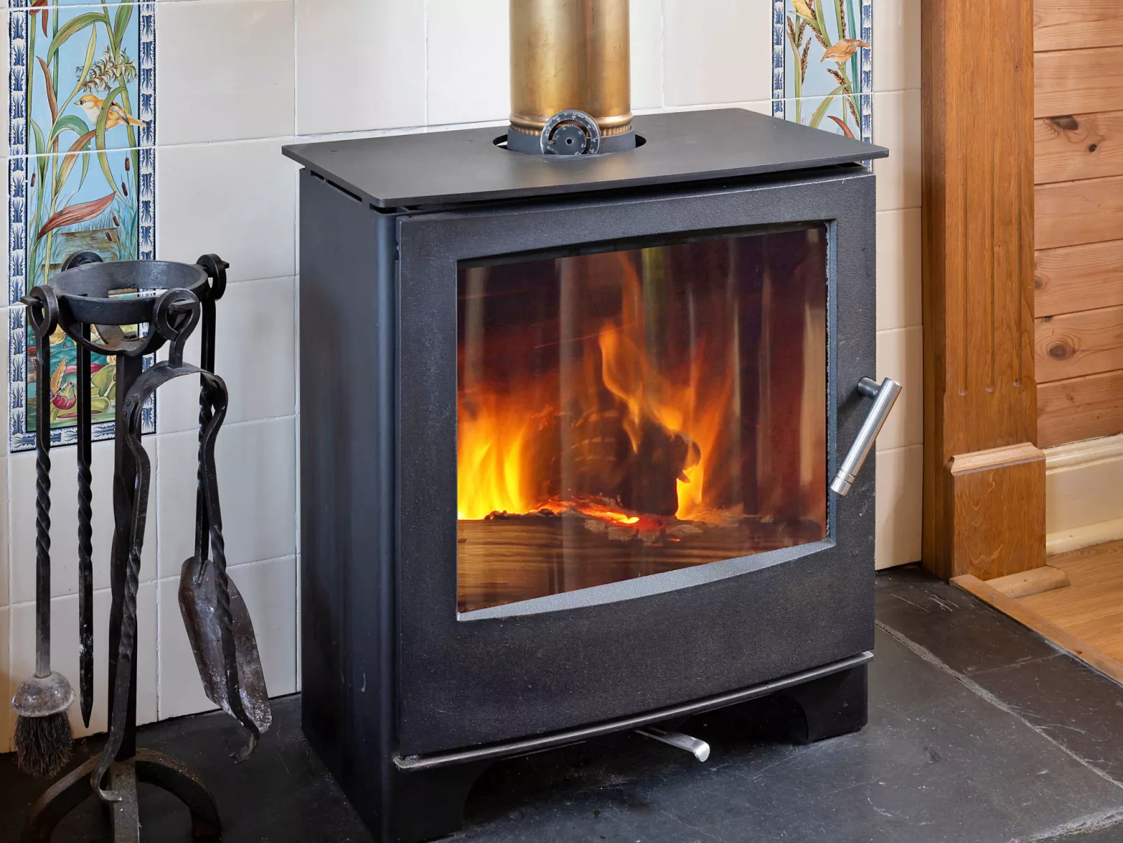 Toll Bridge Cottage-Binnen