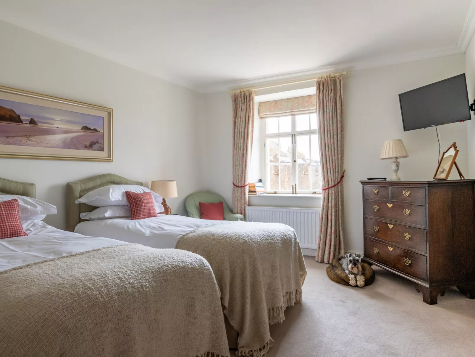 Historic Castle on River Tamar-Binnen