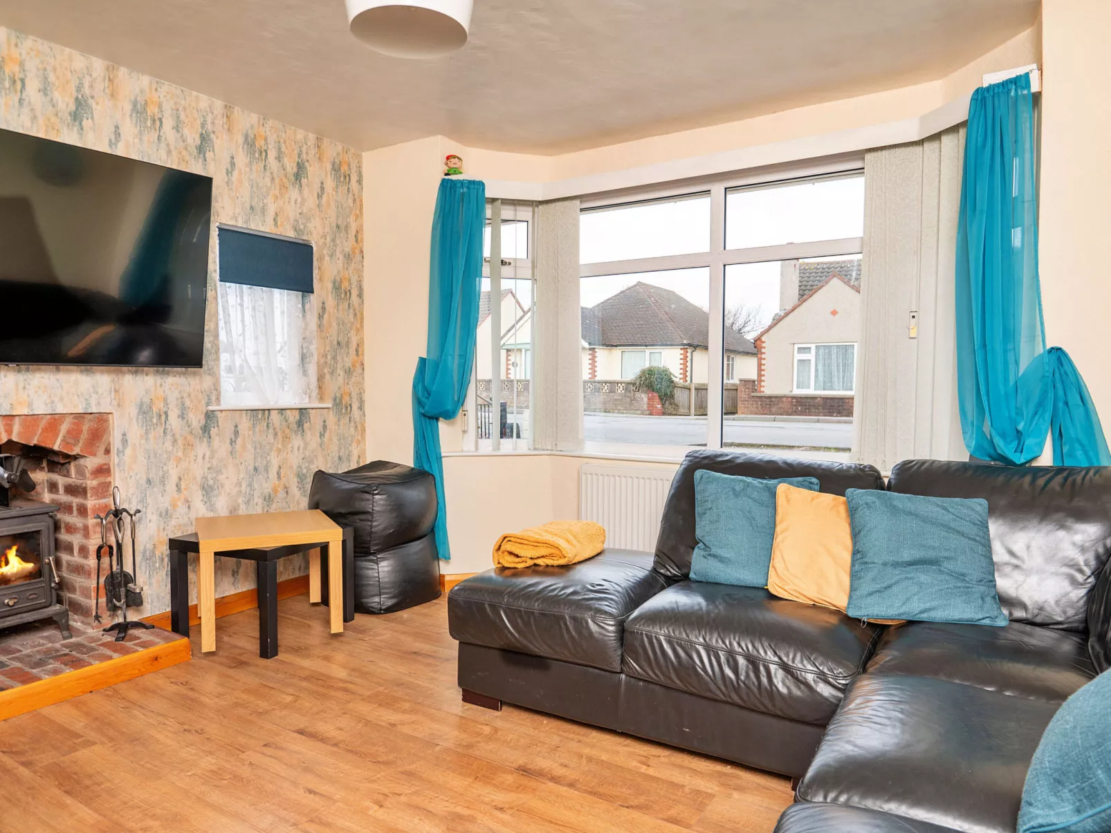 Llys Llewellyn-Binnen