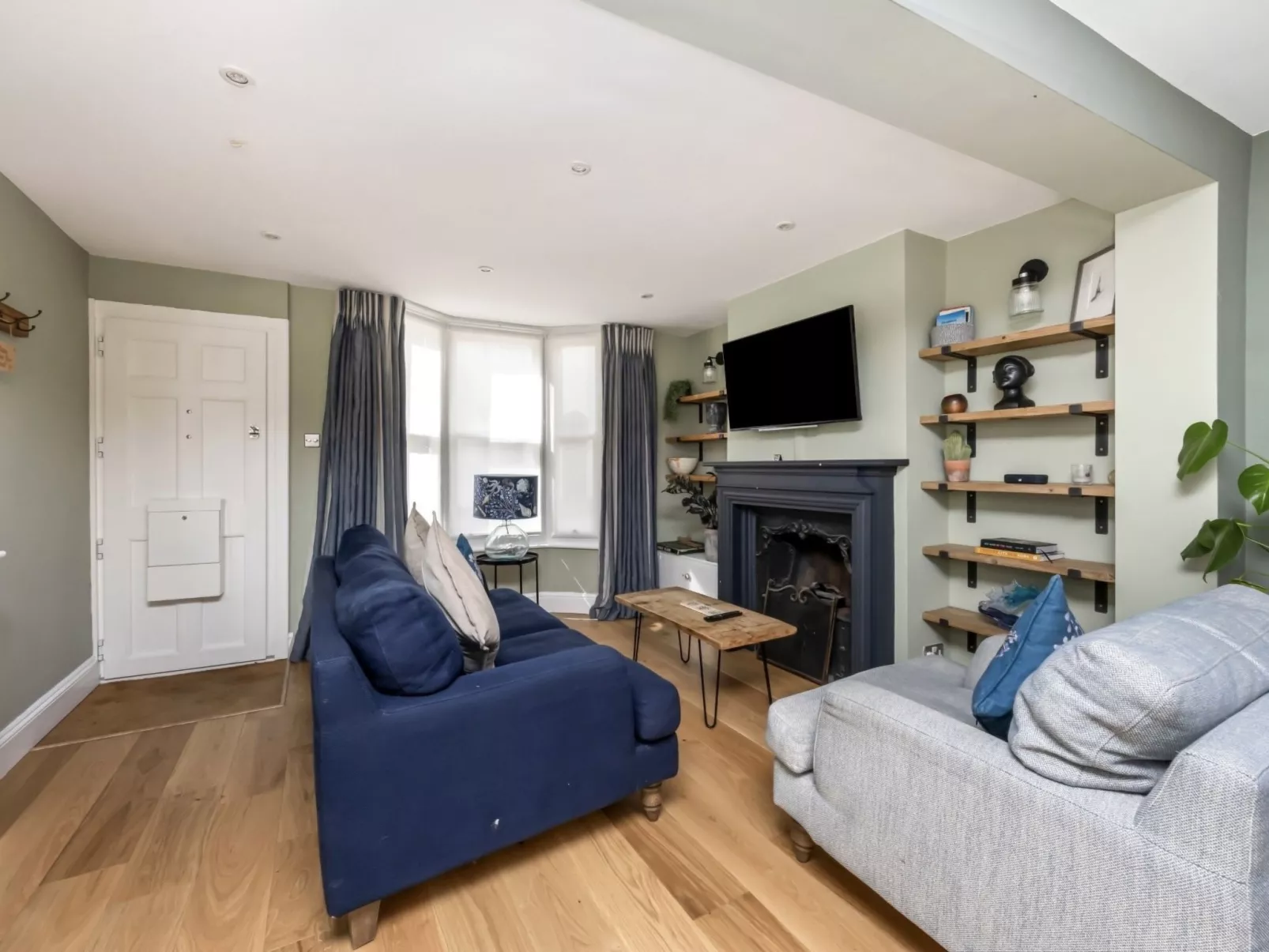 Brighton House-Binnen