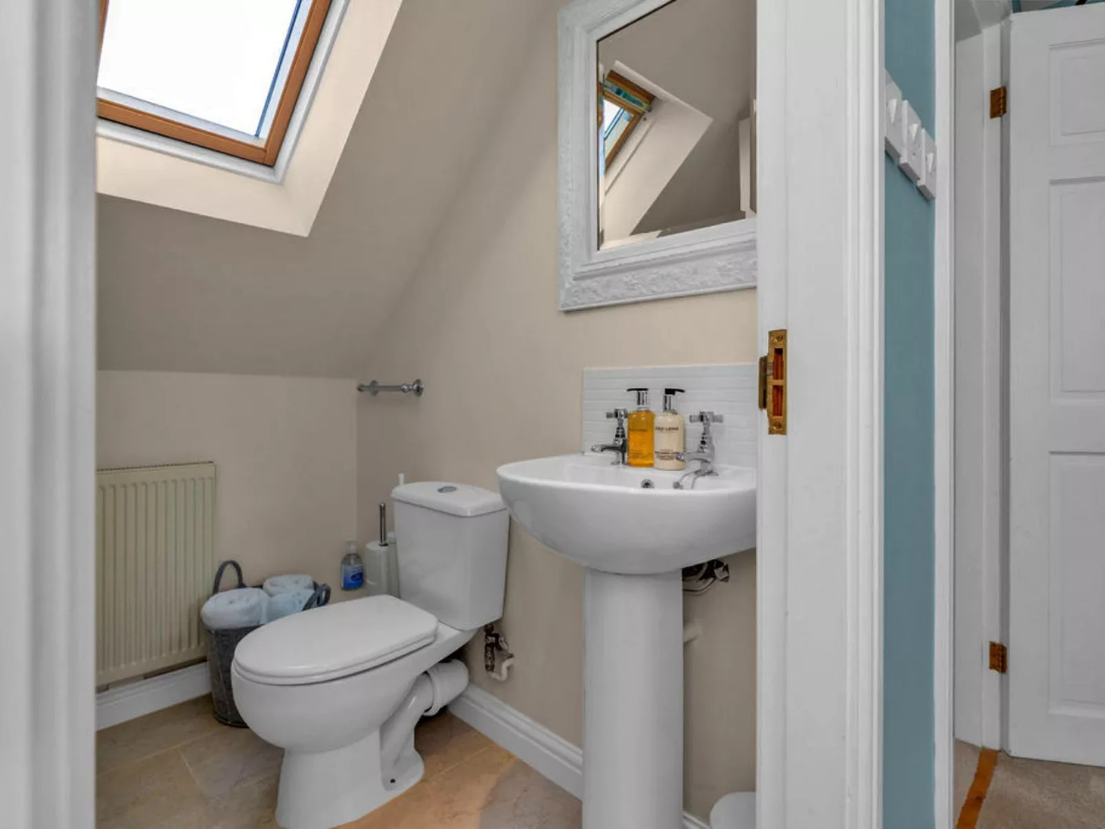 The Wheel House-Binnen