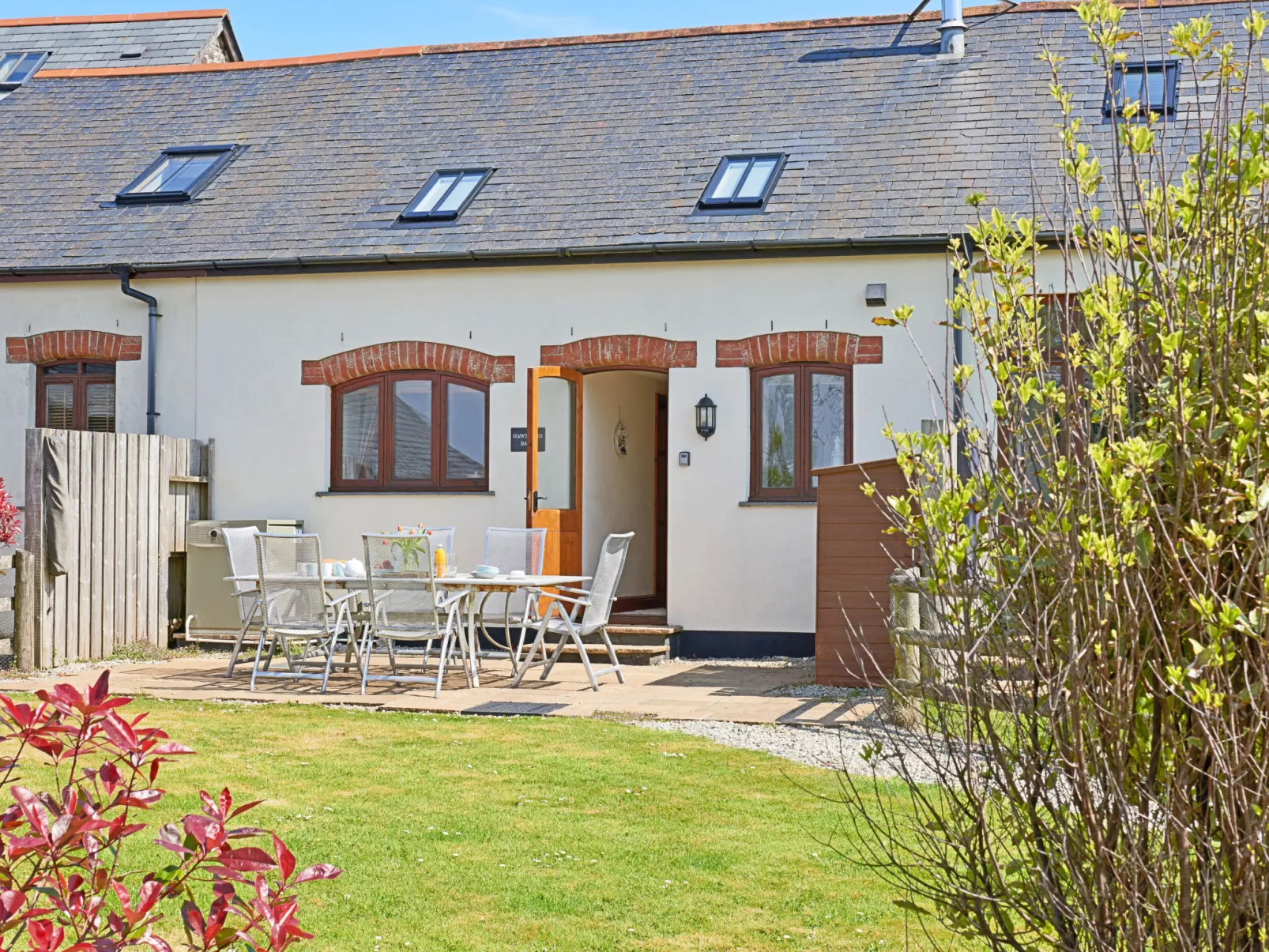 Hawthorn Barn-Buiten