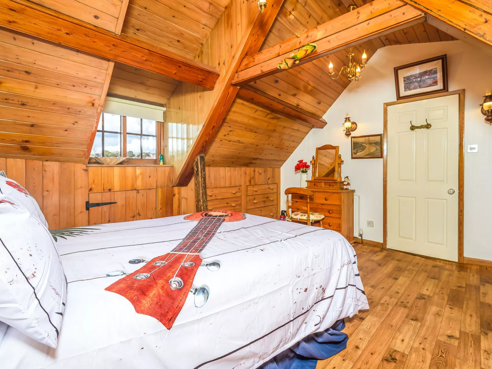 Ukulele Cottage-Binnen