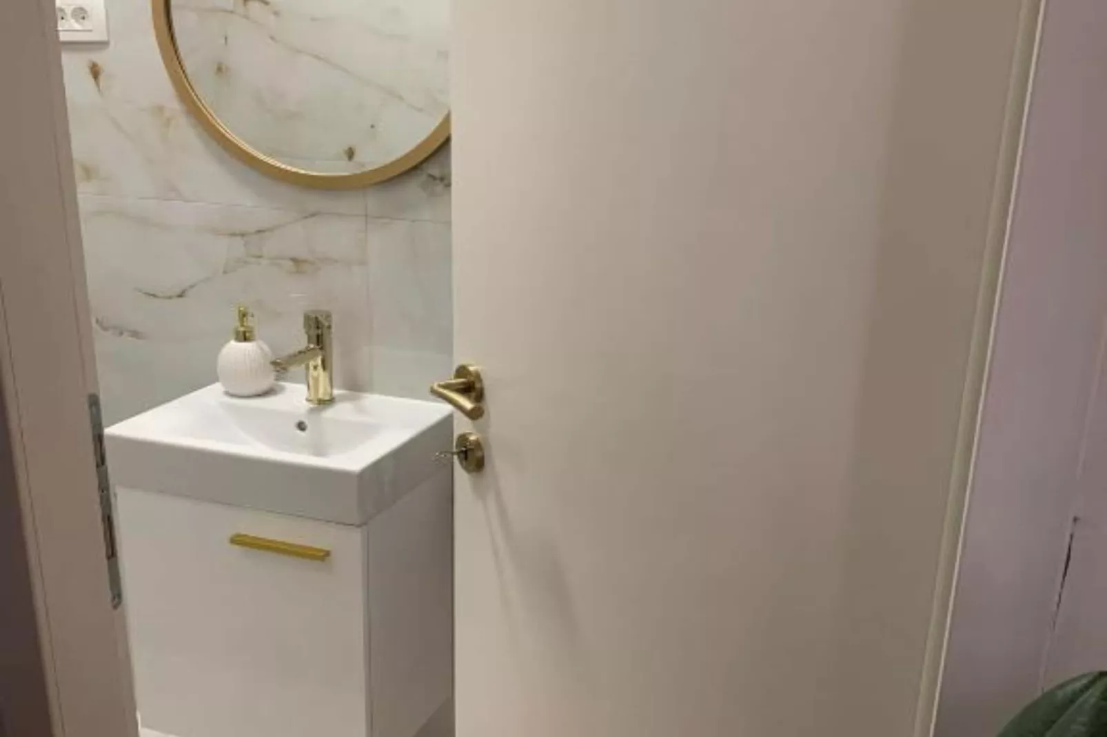 Luxury Apartment Ivo  with Jacuzzi near the beach - Two Bedroom Apartment-Badkamer