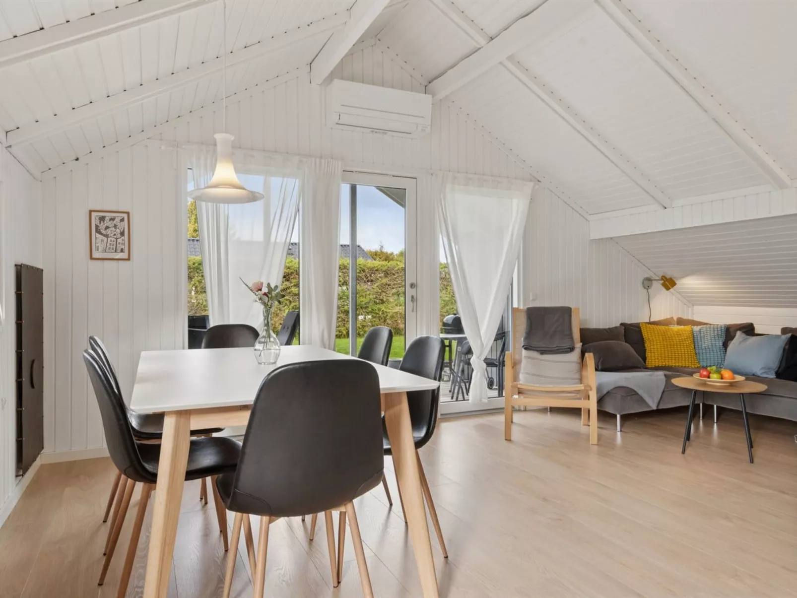 "Hannah" - 200m from the sea-Binnen