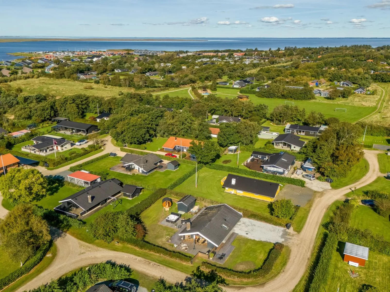 "Thamina" - 200m to the fjord-Buiten