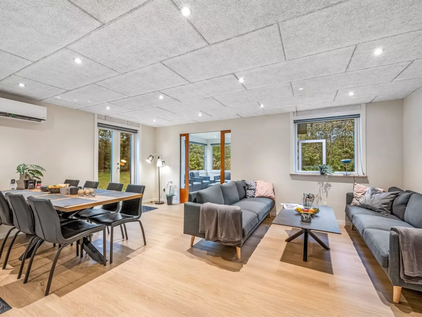 "Naia" - 300m to the fjord-Binnen