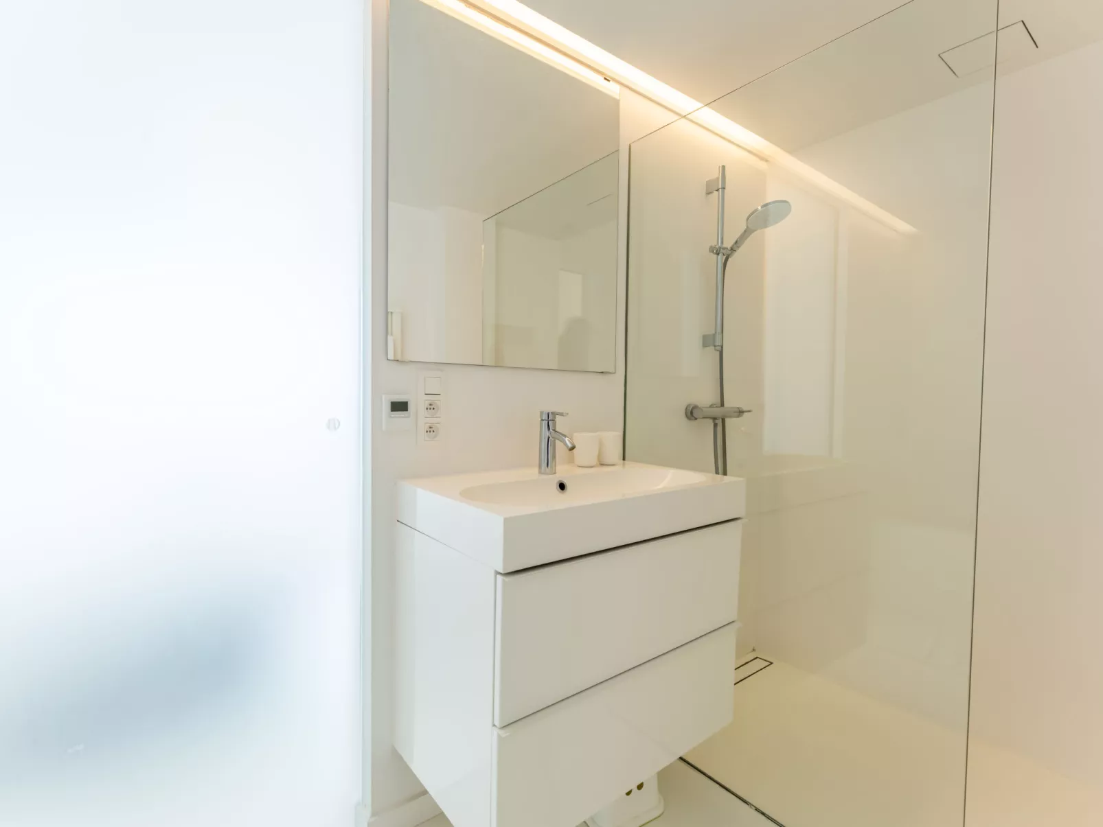 Blanc Rivage with garage-Binnen