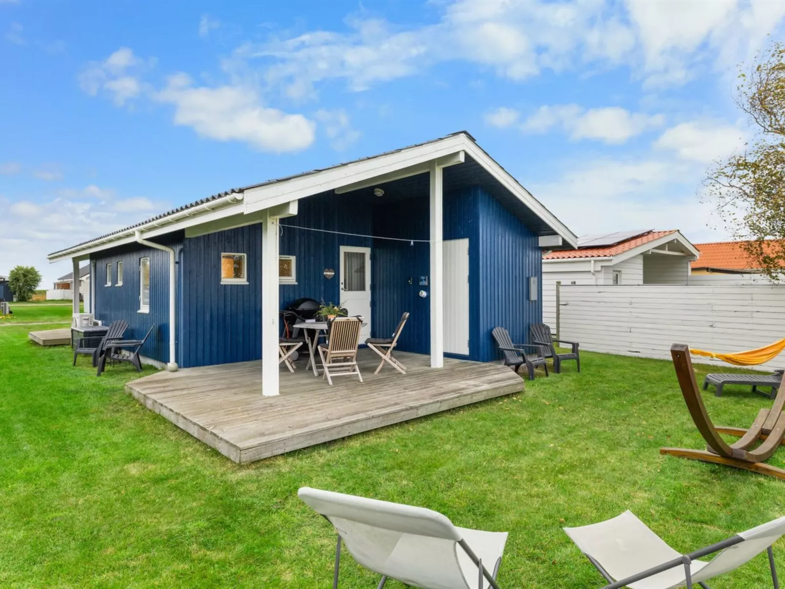 "Roya" - 100m from the sea-Buiten