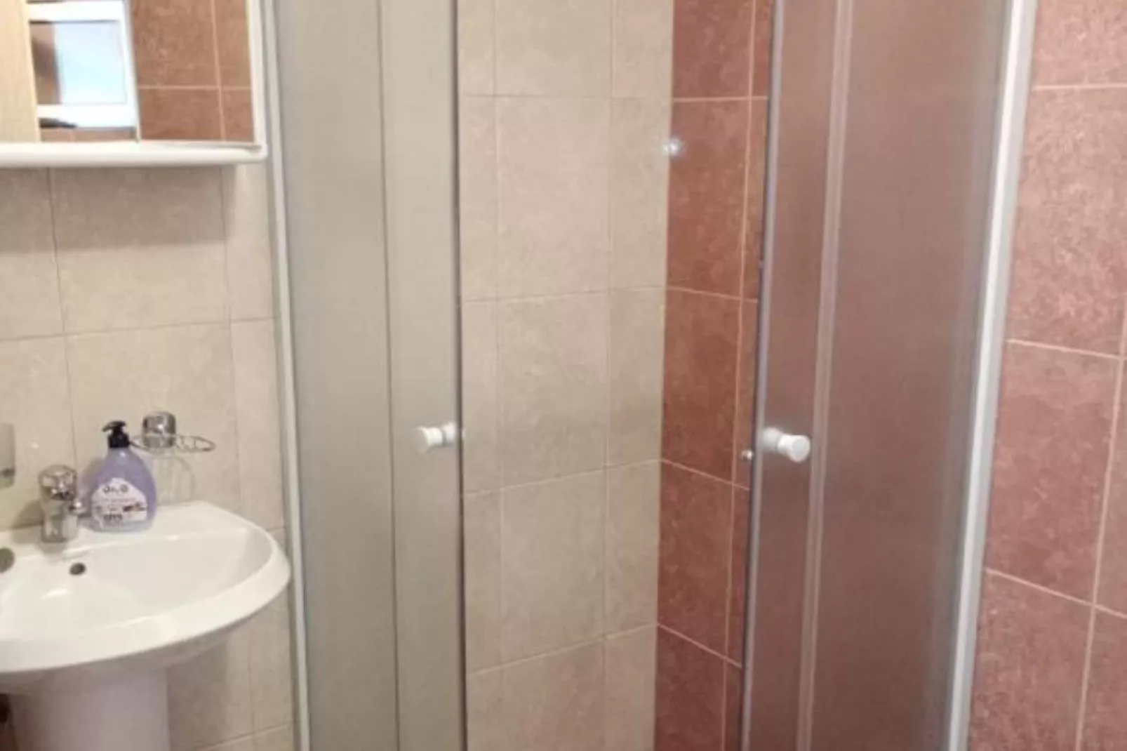 Tivat Relax with Stunning Sea & Mountain Views - Standard Studio Apartment 1-Badkamer