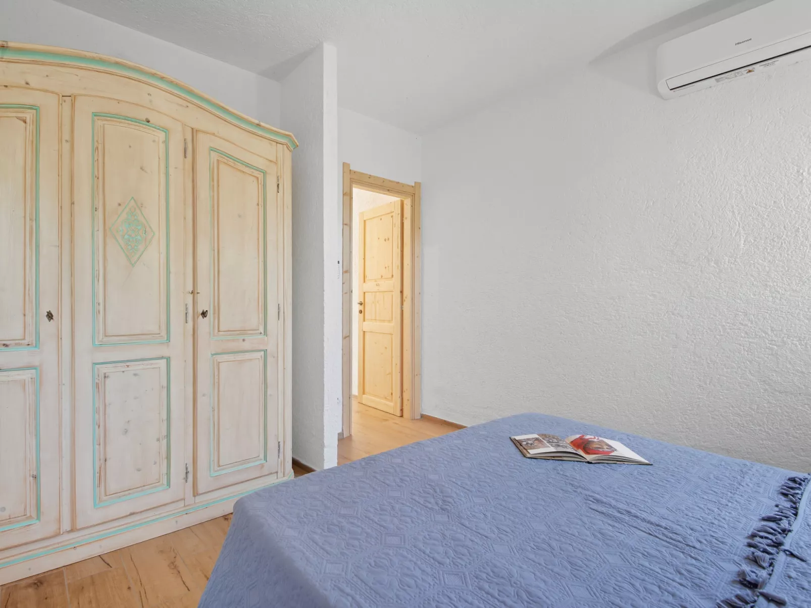 Iris 5, Terza Spiaggia-Binnen