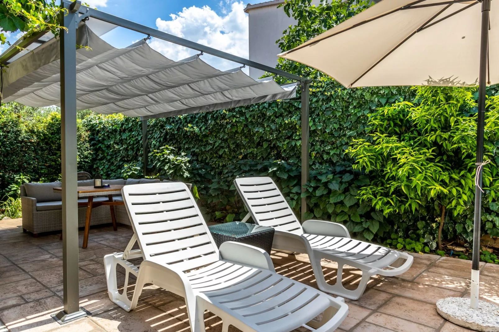 Two-Bedroom Holiday Home With Pool-Zwembad