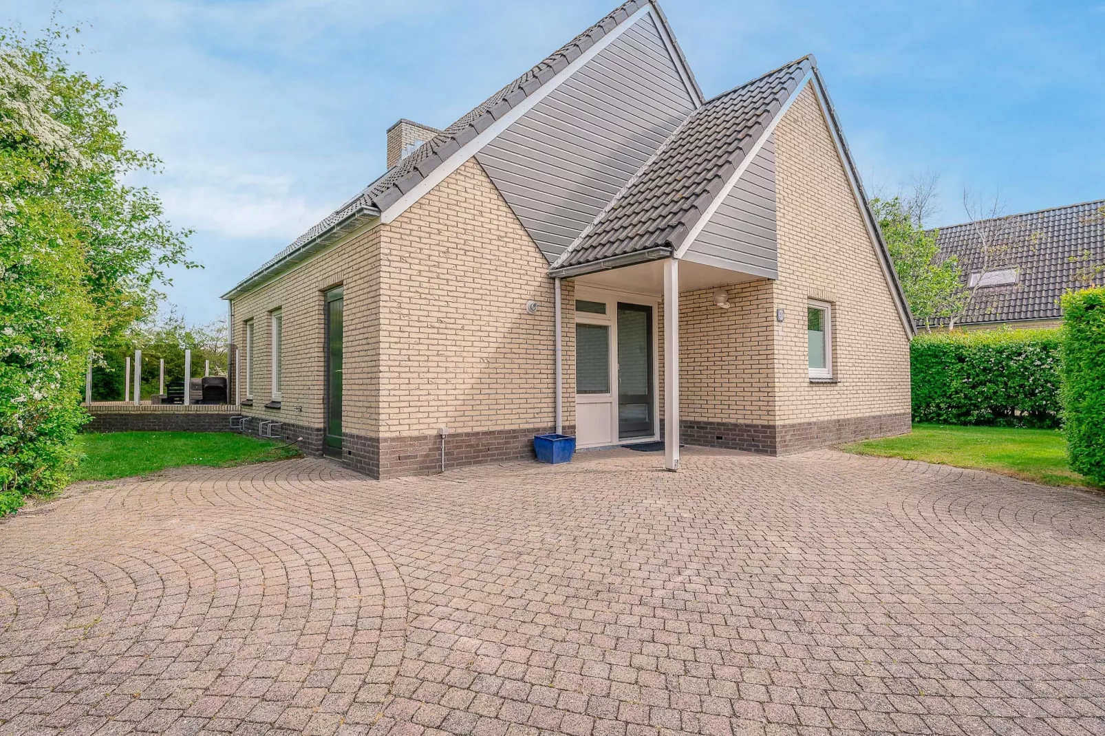 Kamperfoelie 51-Buitenkant zomer