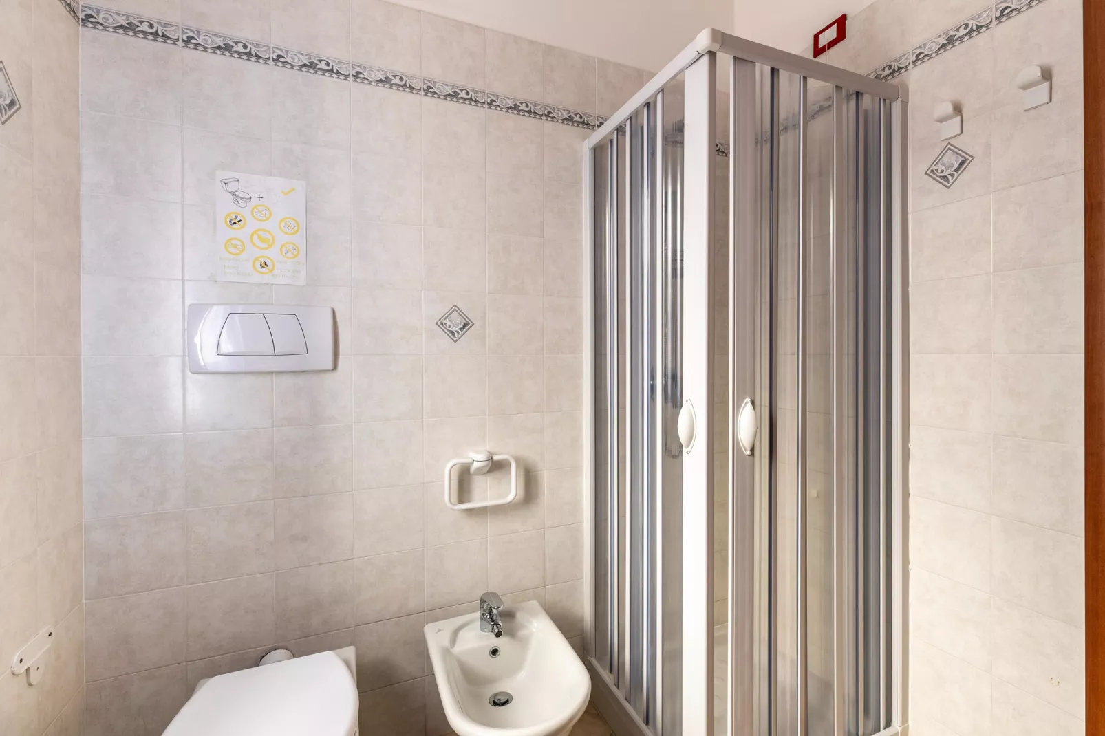 TRILO 4 LA CIACCIA-Badkamer