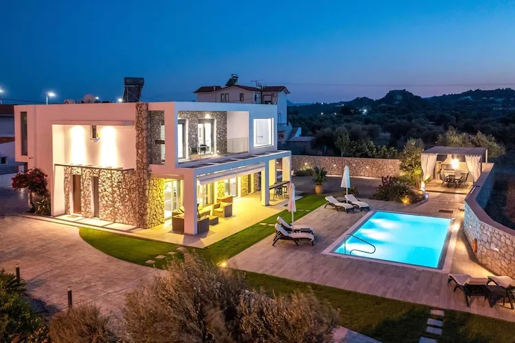 Villa Kastalys-Buitenkant zomer