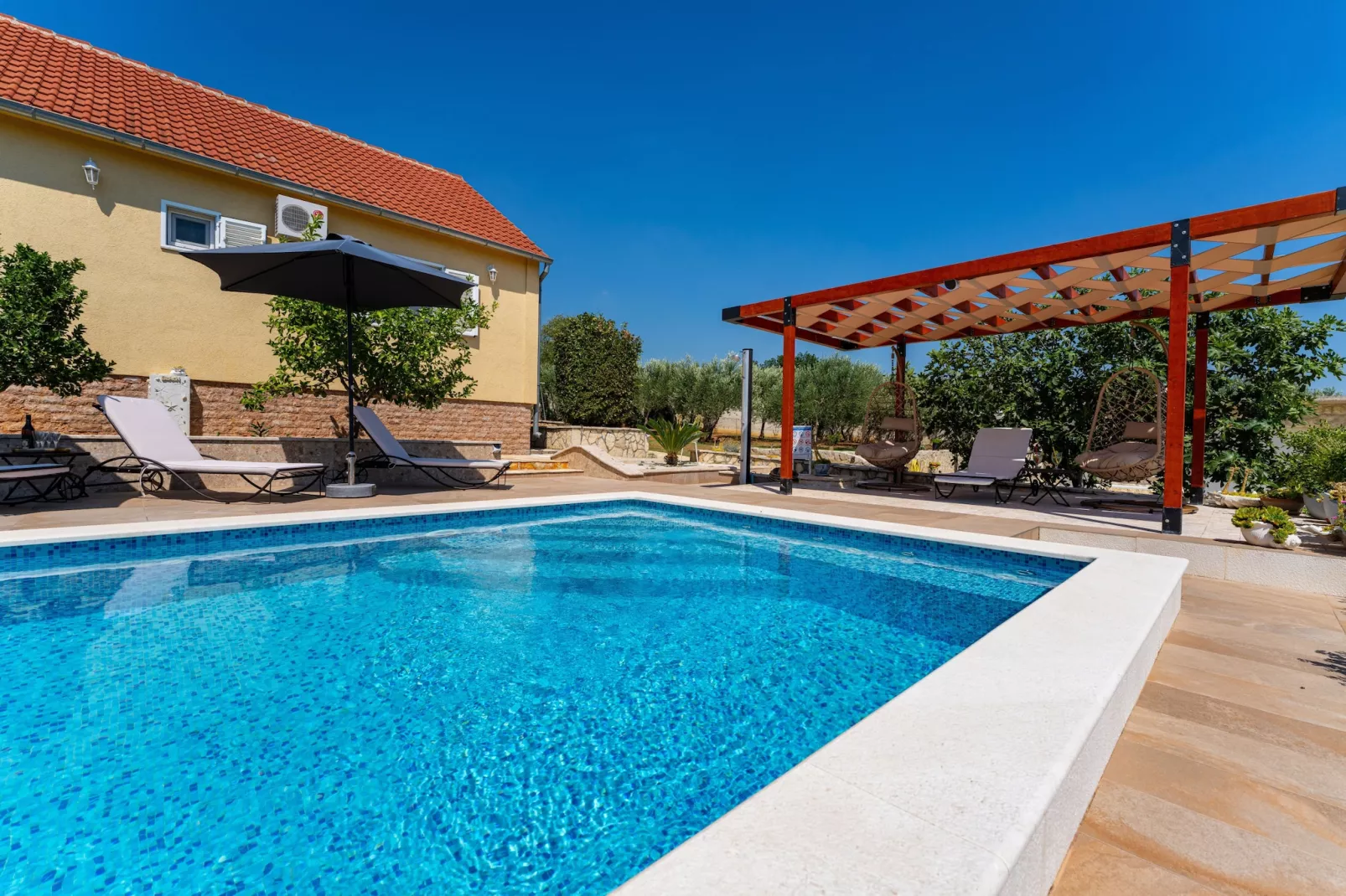 Villa Sucic with private pool-Zwembad