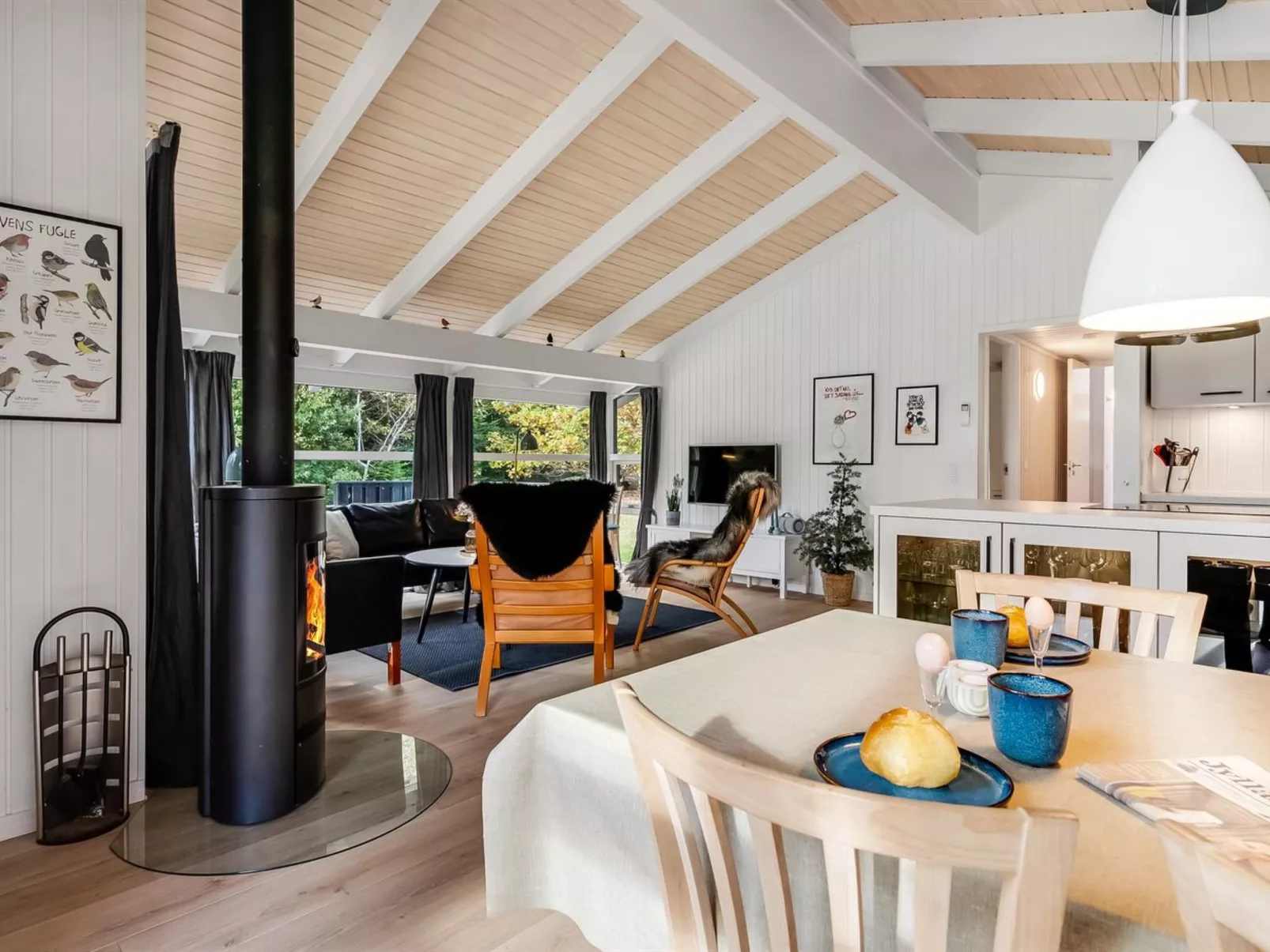 "Edvard" - 300m from the sea-Binnen