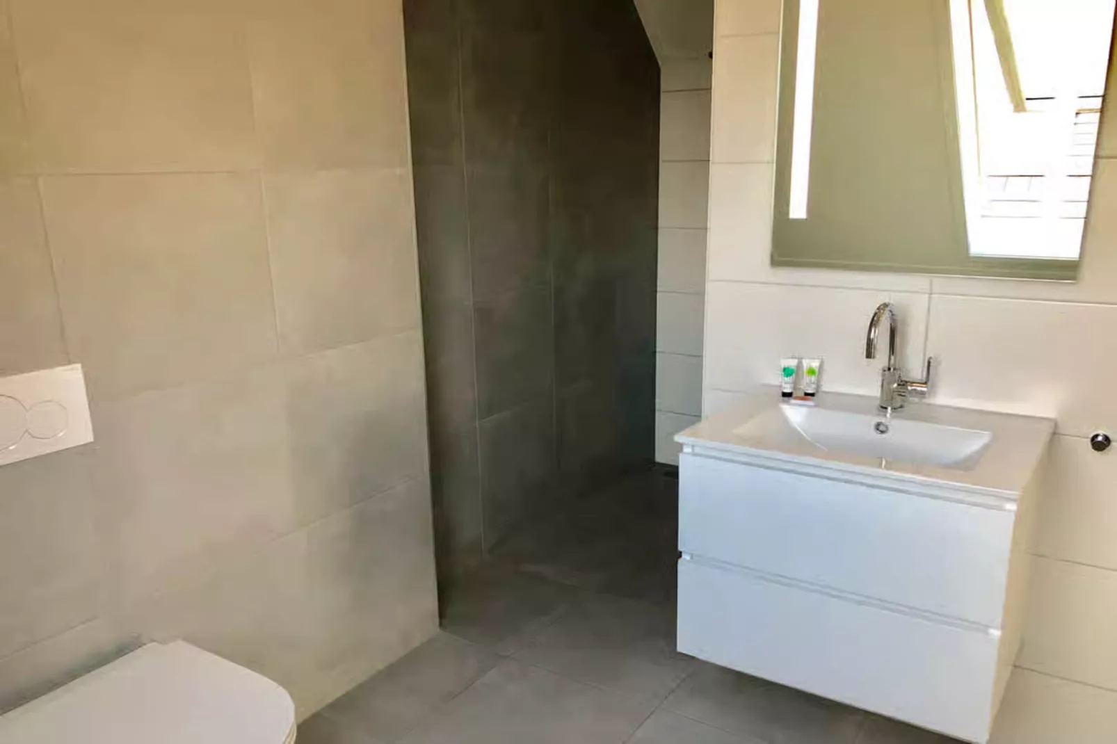 Plein 40 Lodge 20-Badkamer