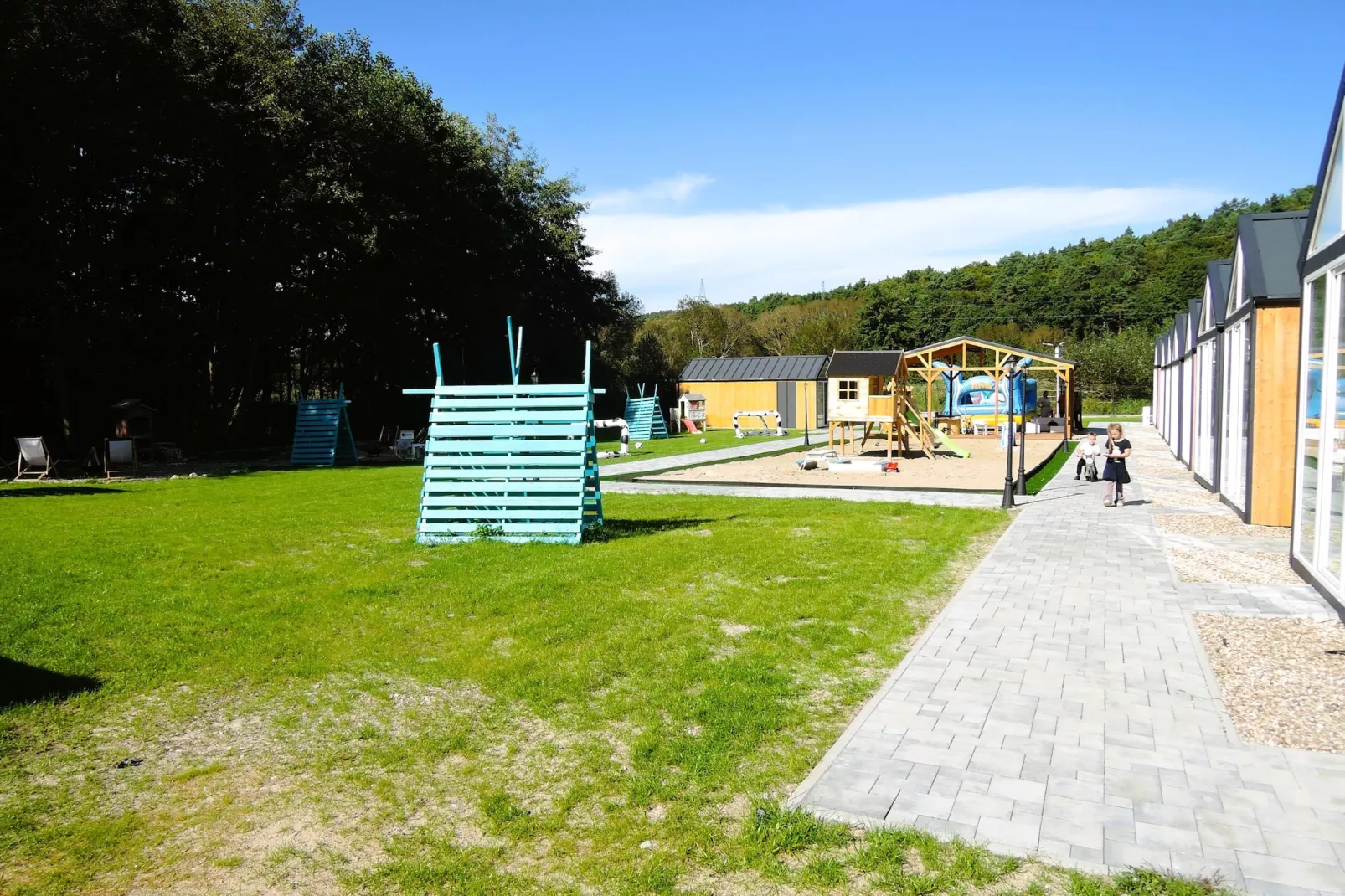 Turkusowa osada Wapnica-Tuinen zomer