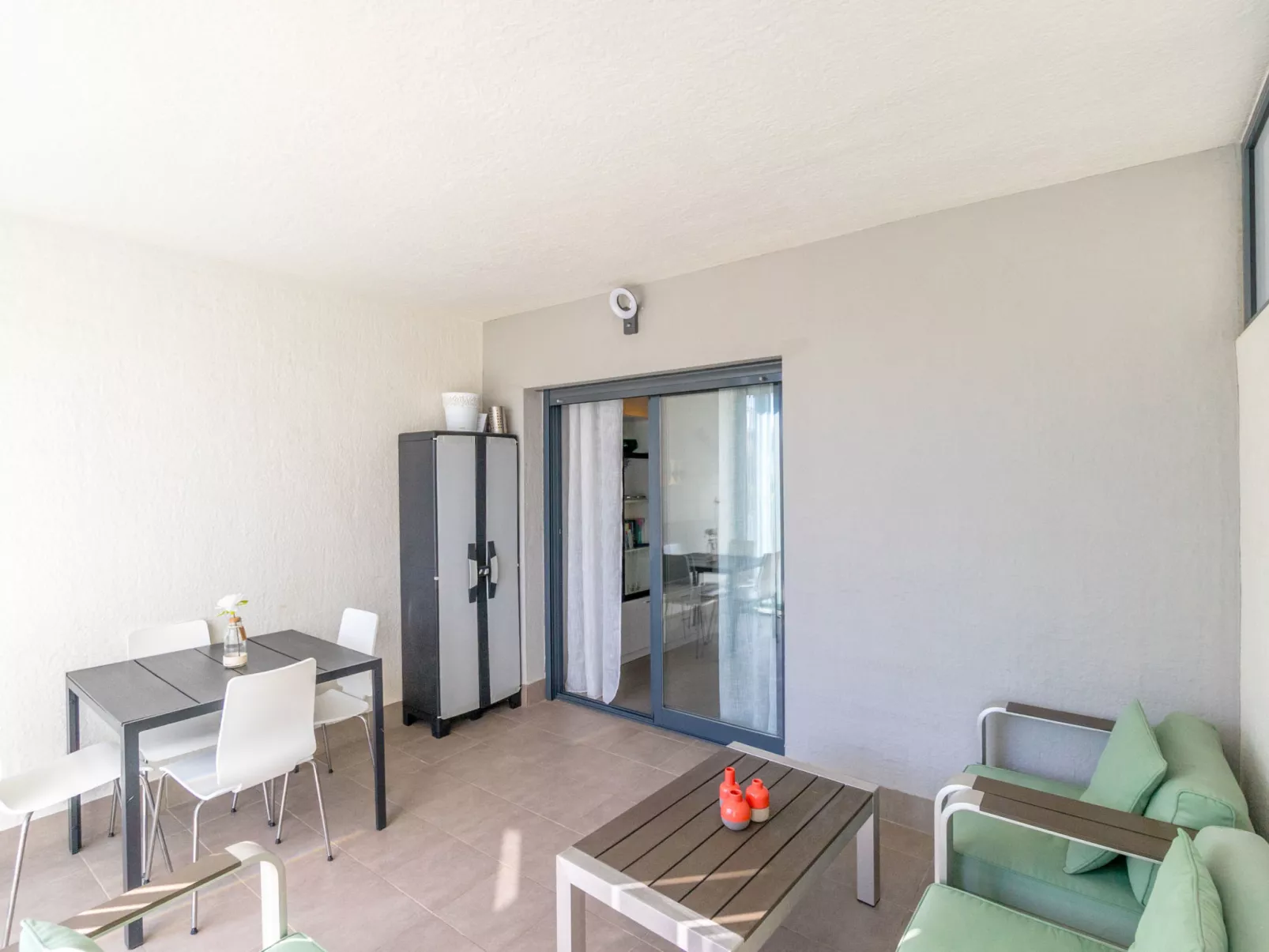 Oasis Beach 1-Binnen