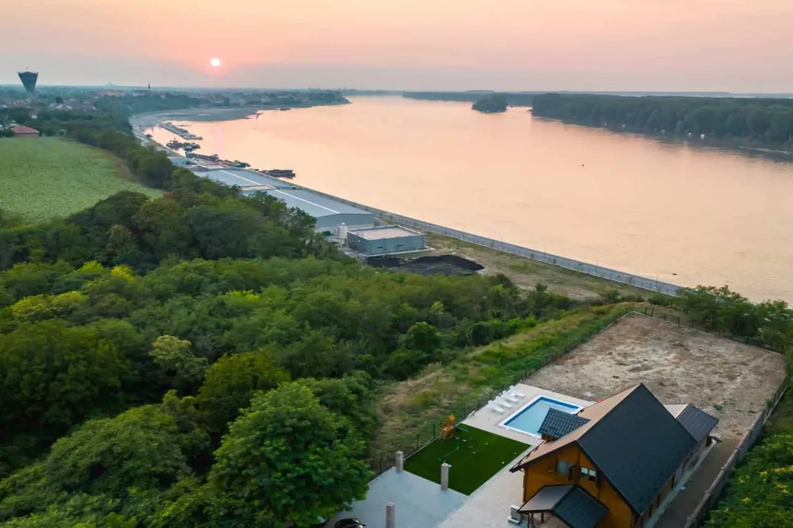 Wooden House Vučedol - Four bedroom villa-Buitenlucht