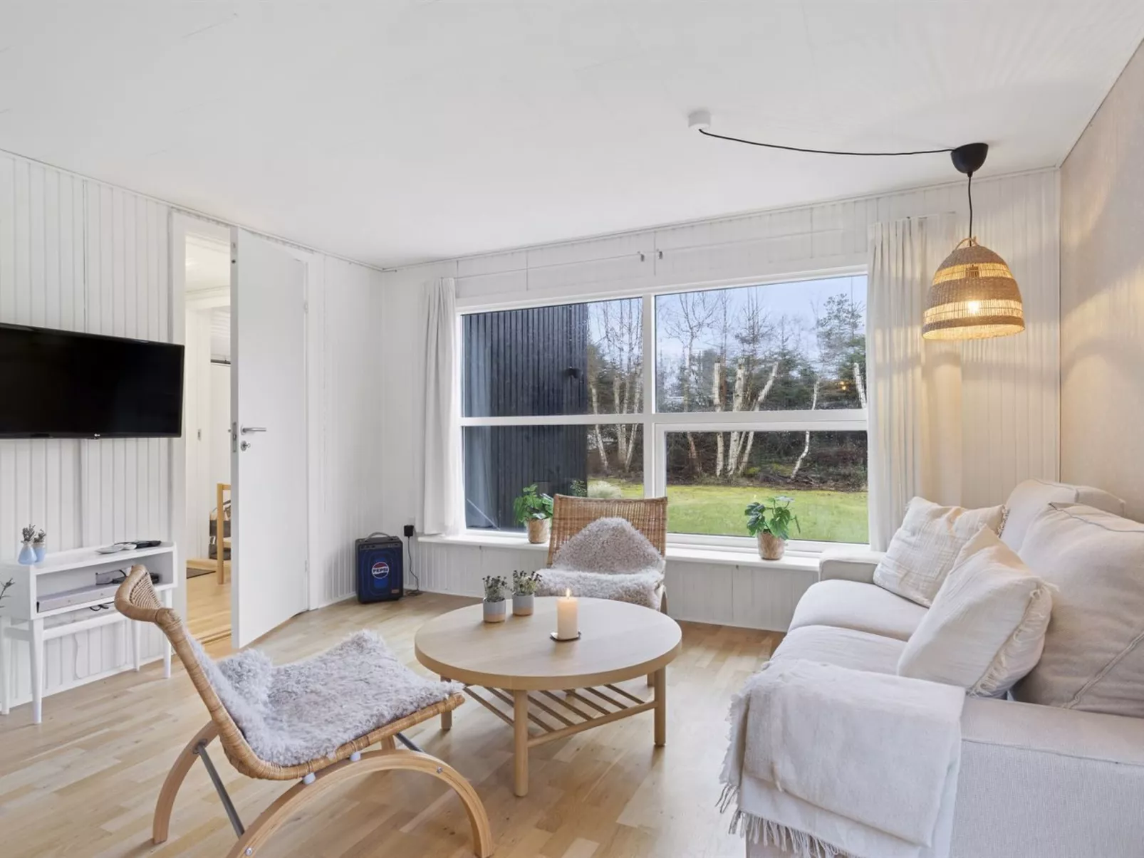 "Elaina" - 290m from the sea-Binnen