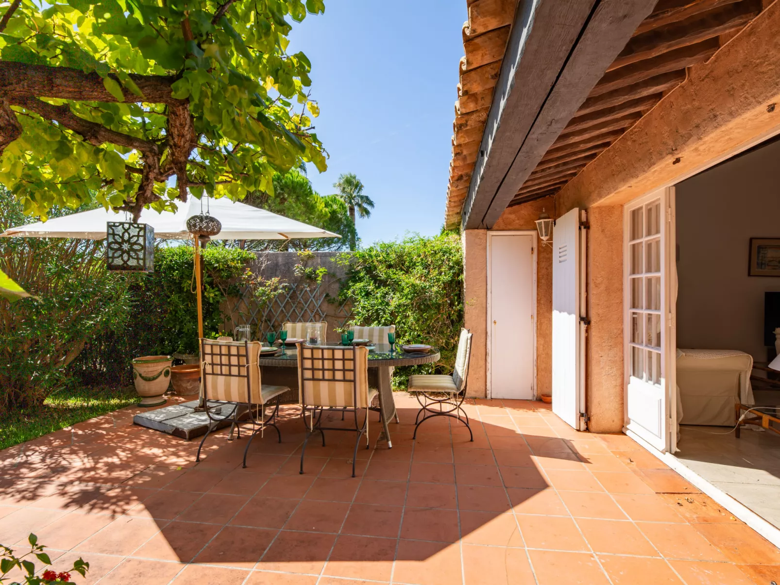 El Cantarello-Buiten