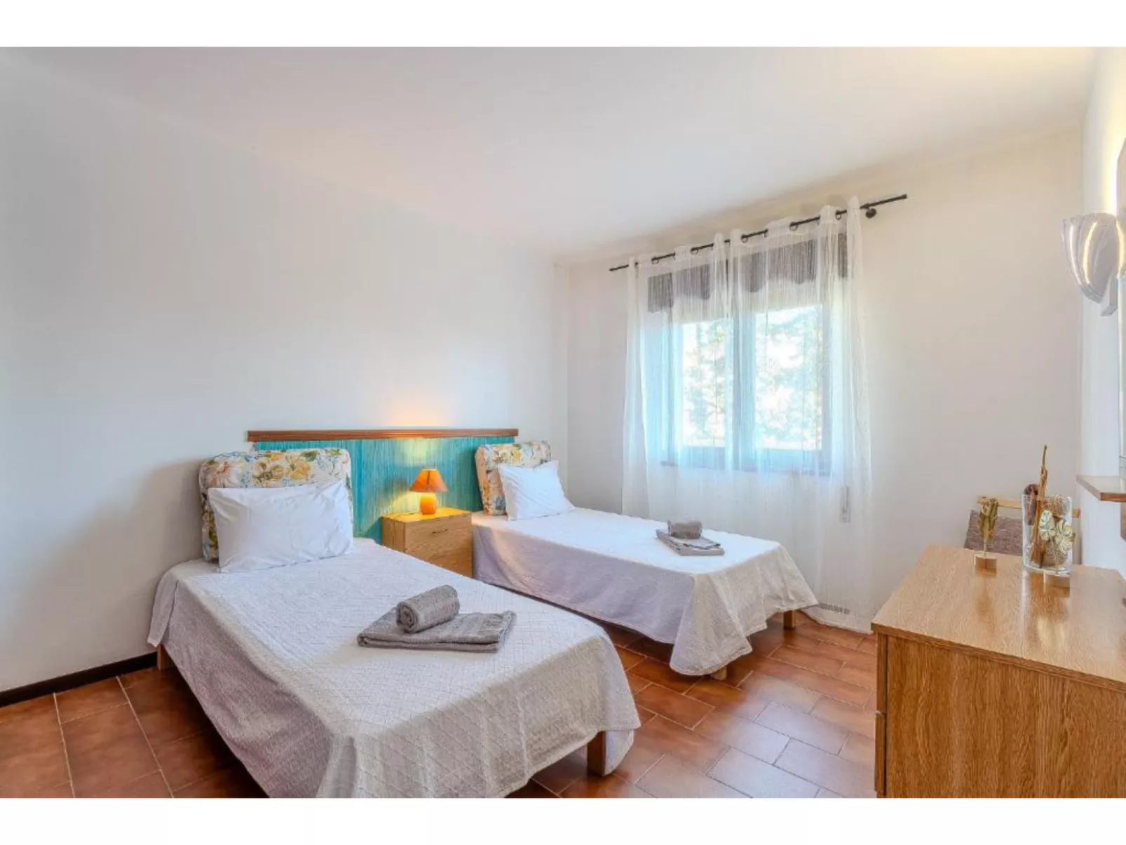 Ivone - Sunny Way-Binnen