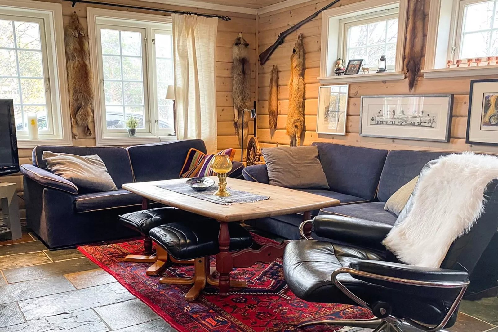 30653-PØLSEBU-Binnen