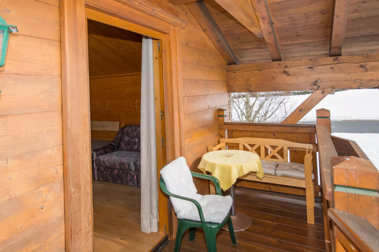 Appartment Holzblockhaus-Terrasbalkon