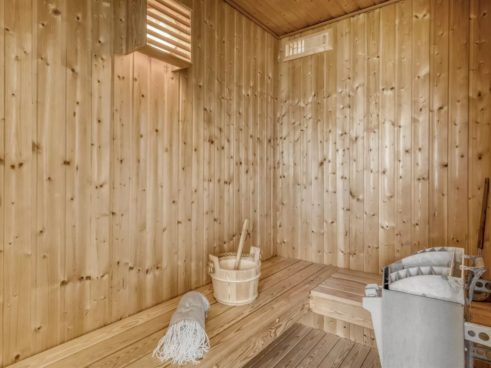 "Sinnika" - 75m from the sea-Binnen