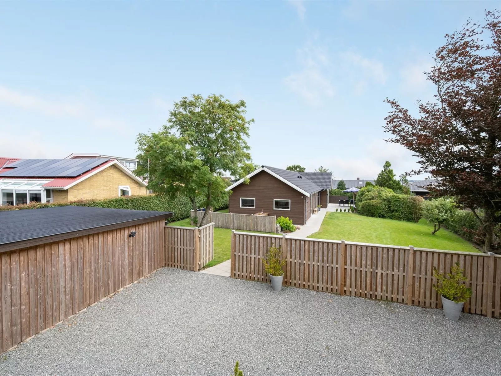 "Regni" - 300m to the fjord-Buiten