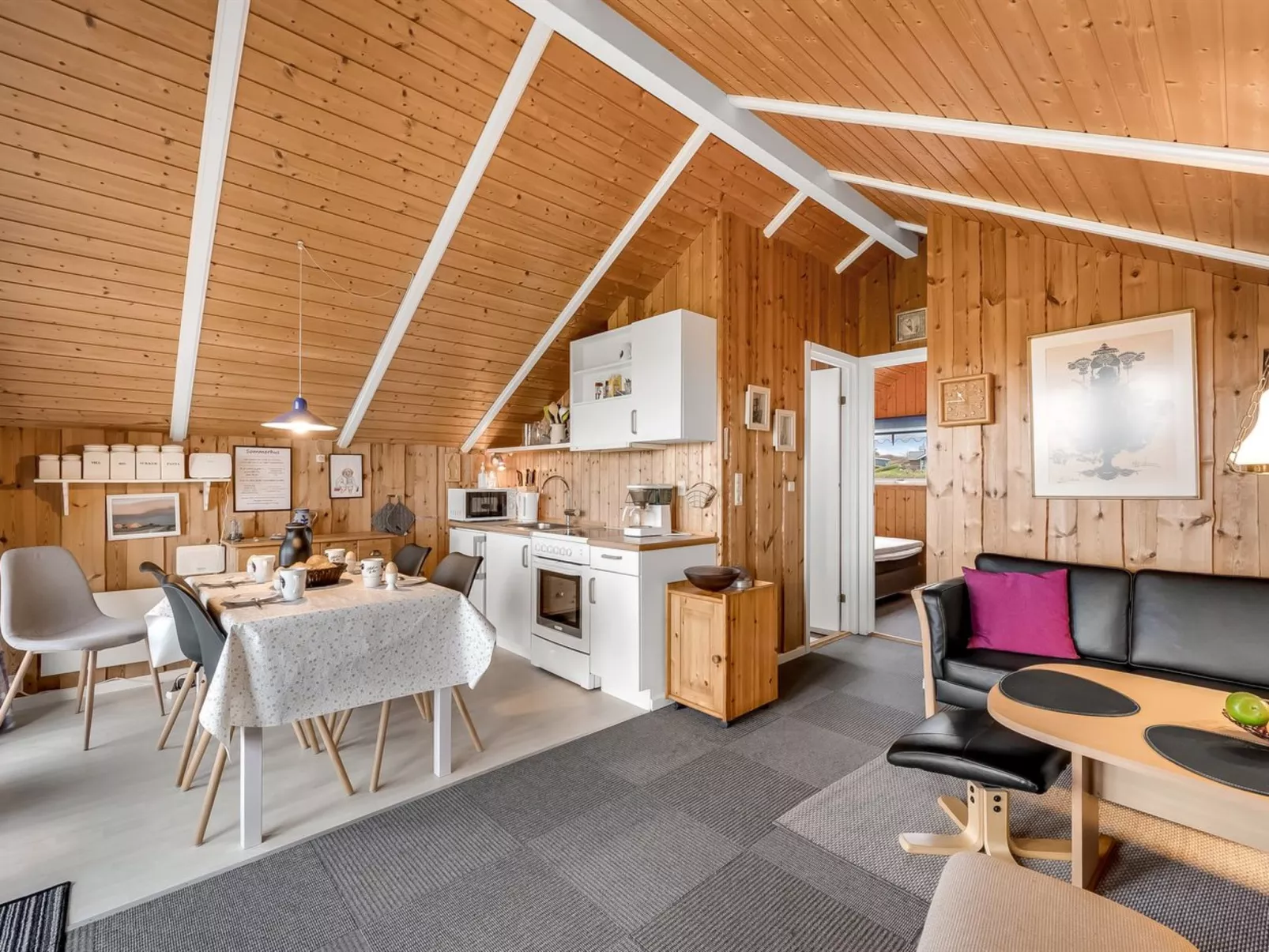 "Lonne" - 750m to the fjord-Binnen