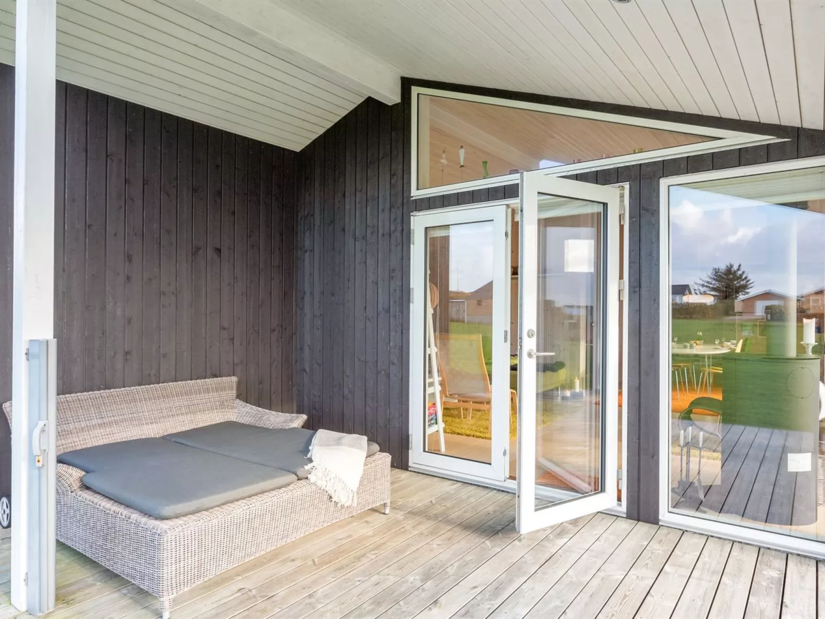 "Ginia" - 150m to the fjord-Buiten